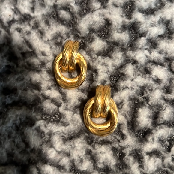 Elegant Gold Knot Earrings. - Picture 2 of 6